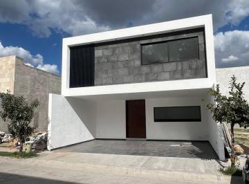 Casa de 4 habitaciones, León · Casa en Venta en Sierra Nogal 2