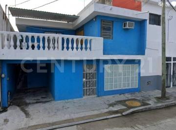 Casa · 422m² · 2 Recámaras · 1 Estacionamiento · Excelente Ubicación Zona Centro Av Francisco I Madero Ruta 4 Sm 70, Dh01923