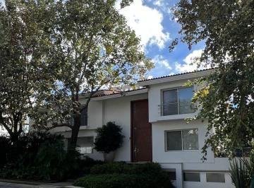 Casa en condominio de 4 habitaciones, Zapopan · Casa Amueblada en Renta en Las Lomas
