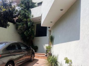 Casa · 211m² · 3 Recámaras · 3 Estacionamientos · Familias Grandes