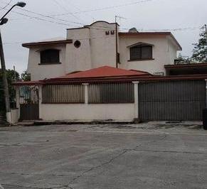 Casa · 377m² · 3 Recámaras · 2 Estacionamientos · Casa en Venta Fracc Florida, Tampico, Tams.