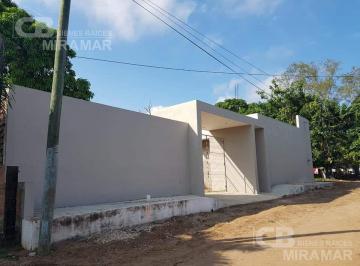Casa · 300m² · 4 Recámaras · 4 Estacionamientos · Casa - La Rivera