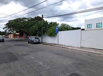 Local comercial · 845m² · 18 Estacionamientos · Renta Predio Comercial en Esquina Para Oficina o Local Sobre Av Itzaes, Mérida - (4)