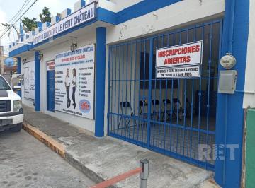 Casa · 390m² · 10 Recámaras · Casa en Los Pinos