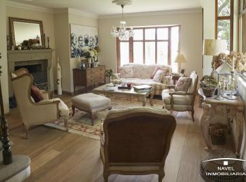 Casa de 3 habitaciones, Miguel Hidalgo · Magnífica Casa Estilo Tudor, Rodeada de Jardín