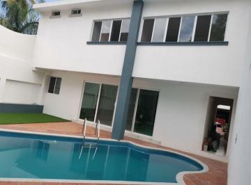 Casa · 421m² · 5 Recámaras · 2 Estacionamientos · Casa en Fraccionamiento en Centro Sct Morelos Cuernavaca - Maz - 908 - Fr