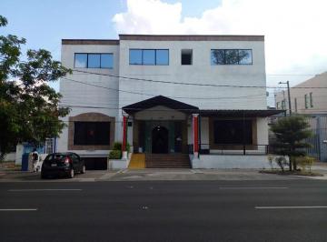 Local comercial , Guadalajara · Local Venta Sobre Av Vallarta, Colonia Las Américas