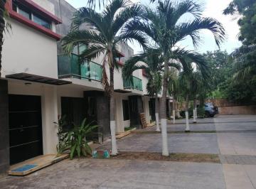 Casa de 2 habitaciones, Mérida · Townhouse en Renta en Benito Juárez Nte, Mérida, con Seguridad y Cerca a Plazas
