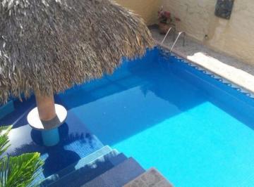 Casa · 5 Recámaras · Casa Amarilla en Diamante