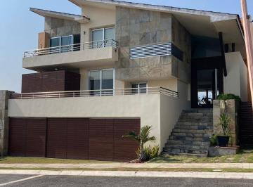 Casa · 660m² · 4 Recámaras · 3 Estacionamientos · Casa - Fraccionamiento Vista Bella