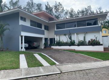 Casa · 650m² · 5 Recámaras · 5 Estacionamientos · Club de Golf Villa Rica Hermosa Casa en Venta Muy Amplia