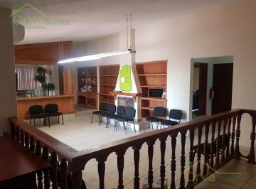 Casa · 564m² · 3 Recámaras · 4 Estacionamientos · Casa - Fraccionamiento Lomas del Chairel