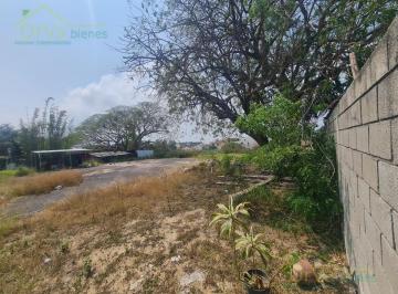Terreno / Lote · 985m² · Terreno en Av Faja de Oro