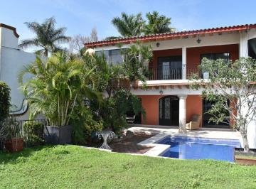 Casa · 300m² · 3 Recámaras · 3 Estacionamientos · Casa en Vista Hermosa