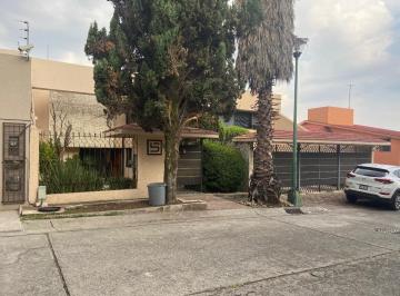 Casa de 4 habitaciones, Huixquilucan · Casa en Venta, La Herradura, Vigilancia, Jardin, Excelente Estado.