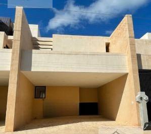 Casa · 168m² · 2 Recámaras · 2 Estacionamientos · Casa en Temozón Norte