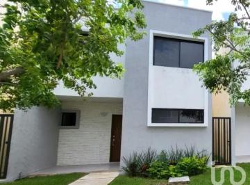 Casa · 140m² · 3 Recámaras · 2 Estacionamientos · Casa en Venta de 3 Recamaras en Residencial Monteverde en Polígono Sur