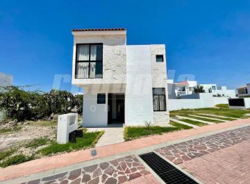 Casa · 94m² · 3 Recámaras · 2 Estacionamientos · Casa en Kazoku Cd. Maderas
