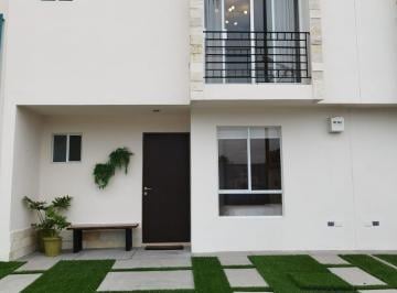 Casa · 118m² · 3 Recámaras · 2 Estacionamientos · Casa en Lagunillas