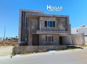Casa de 4 habitaciones, Tijuana · Casa en Preventa con Alberca, Sótano, y Terraza en Real del Mar, Tijuana B. C.