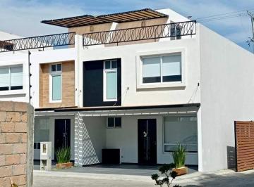 Casa · 100m² · 3 Recámaras · 2 Estacionamientos · Casa Nueva en Venta con Roof Garden en Cuautlancingo