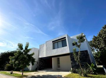 Casa en condominio de 4 habitaciones, Mérida · Preciosa Casa Dentro del Yucatan Country Club