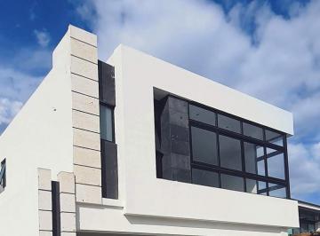 Casa · 300m² · 3 Recámaras · 2 Estacionamientos · Venta de Casa en Saltillo Coahuila Norte