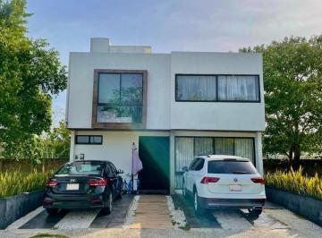 Casa · 238m² · 3 Recámaras · 2 Estacionamientos · Casa en Venta en Fraccionamiento Altozano Tabasco Villahermosa
