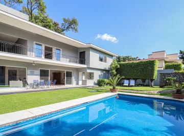 Casa en condominio , Cuernavaca · ¡Casa Remodelada con Alberca y Jardín en Acapantzingo, Zona Centro de Cuernavaca