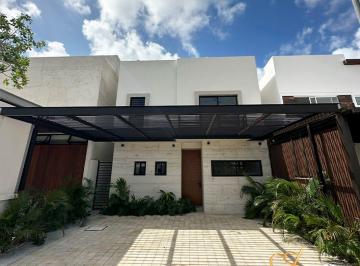 Casa de 4 habitaciones, Benito Juárez · Casa Venta en Residencial Aqua, Cancún.