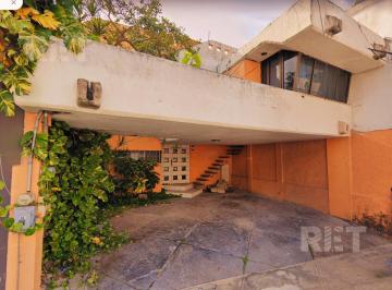 Casa · 170m² · 6 Recámaras · 3 Estacionamientos · Casa en Altavista