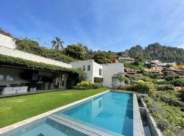 Casa en condominio · 1000m² · 5 Recámaras · 4 Estacionamientos · Espectacular Casa en El Lago en La Peña Condominio Vista Sur Valle de Bravo