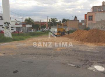 Terreno comercial , Celaya · Alamos Eje Nor - Poniente: Excelente Terreno Comercial en Esquina.