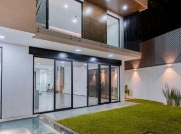Casa · 282m² · 3 Recámaras · 2 Estacionamientos · Casa en Privada