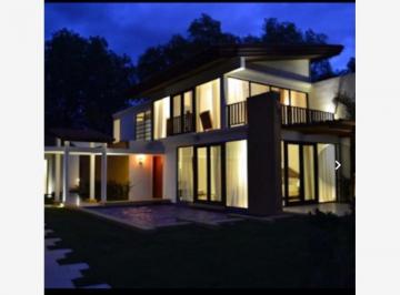 Casa · 350m² · 3 Recámaras · 4 Estacionamientos · Casa en Venta en Atlixco
