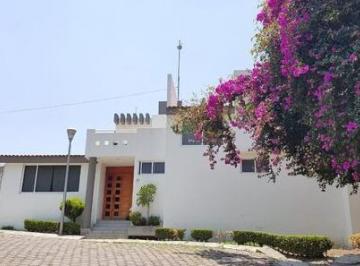 Casa en condominio · 300m² · 4 Recámaras · 2 Estacionamientos · Casa de un Piso en Condominio en Agua Azul