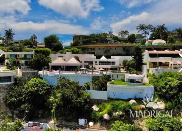 Casa · 934m² · 4 Recámaras · 2 Estacionamientos · Casa en Venta, Brisas Acapulco - (4)
