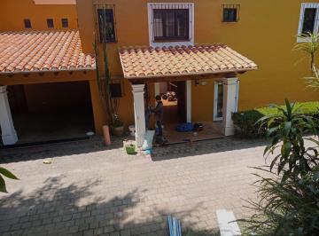 Casa · 396m² · 4 Recámaras · 4 Estacionamientos · Casa en Fraccionamiento Barranca Honda