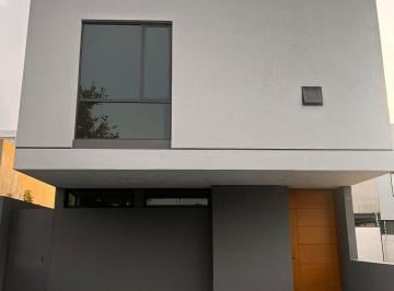 Casa de 3 habitaciones, Zapopan · Casa en Venta en Bosques Vallarta