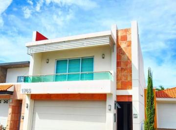 Casa · 3 Recámaras · 2 Estacionamientos · Casa en Fraccionamiento Pradera Dorada