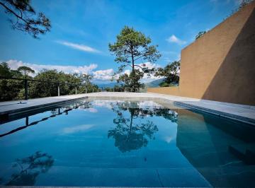 Casa en condominio de 5 habitaciones, Valle de Bravo · Residencial en Venta en Valle de Bravo en La Zona Exclusiva de Avándaro
