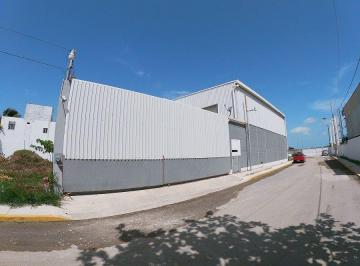 Nave industrial , Carmen · Nave Industrial 350 m² con Oficinas y Patio de Trabajo - Potrero