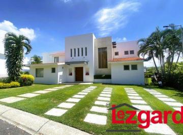 Casa de 6 habitaciones, Atlatlahucan · En Venta Exclusiva Residencia con Cancha de Padel Tenis en Lomas de Cocoyoc