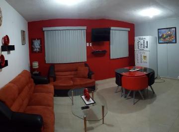 Sala y comedor · Renta de Bonito Departamento Amueblado en Querétaro con Internet