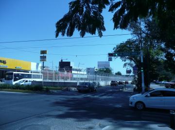 Casa de 2 habitaciones, Guadalajara · Rento Casa con 3 Locales Para Giro Comercial