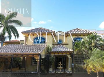 Casa · 580m² · 5 Recámaras · 2 Estacionamientos · Casa en Venta Av Nizuc