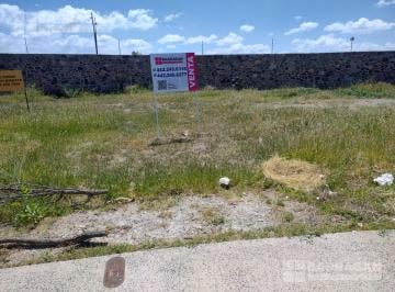 Terreno / Lote · 308m² · Terreno en Venta en Lomas del Campanario Norte, Condominio San Lorenzo
