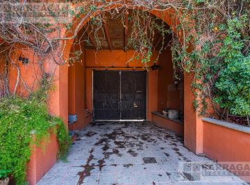 Casa · 958m² · 8 Recámaras · 7 Estacionamientos · Casona en Venta en El Centro Histórico, Precio de Oportunidad