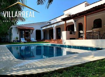 Casa de 3 habitaciones, Zihuatanejo de Azueta · Casa en Residencial Campo de Golf