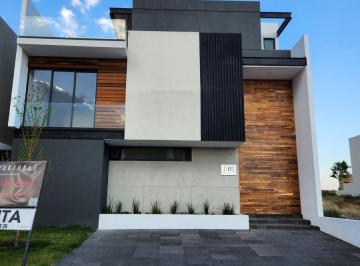 Casa · 300m² · 3 Recámaras · 3 Estacionamientos · Casa en Nueva Moderna en Puerta La Vista